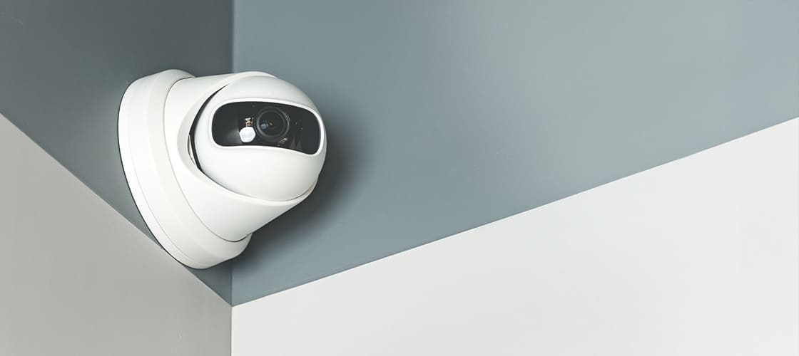 Videovigilancia en comunidades de propietarios: Normativa, requisitos y límites legales